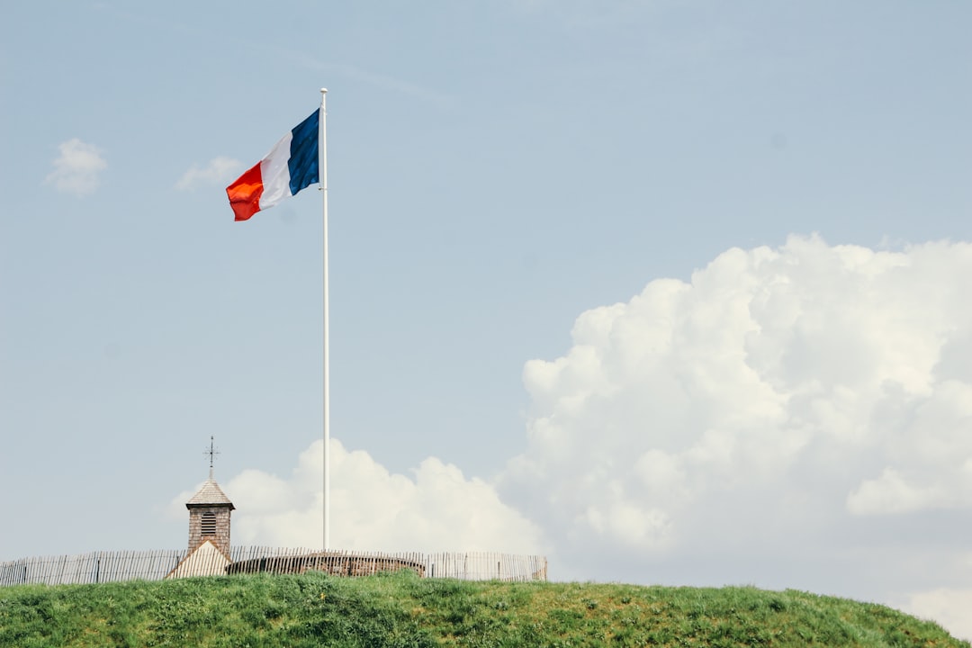 Découvrez le phare de La Vieille à Raz de Sein - Lanty-sur-Aube | Secret World Trip Planner