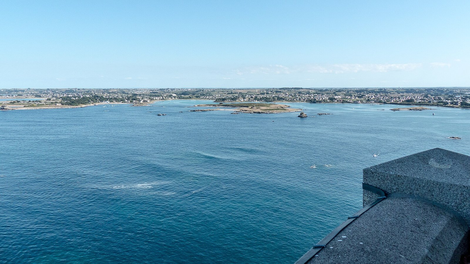 Découvrez le Phare de l'Île Vierge à Plouguerneau en Bretagne - Saint-Chéron | Secret World Trip Planner