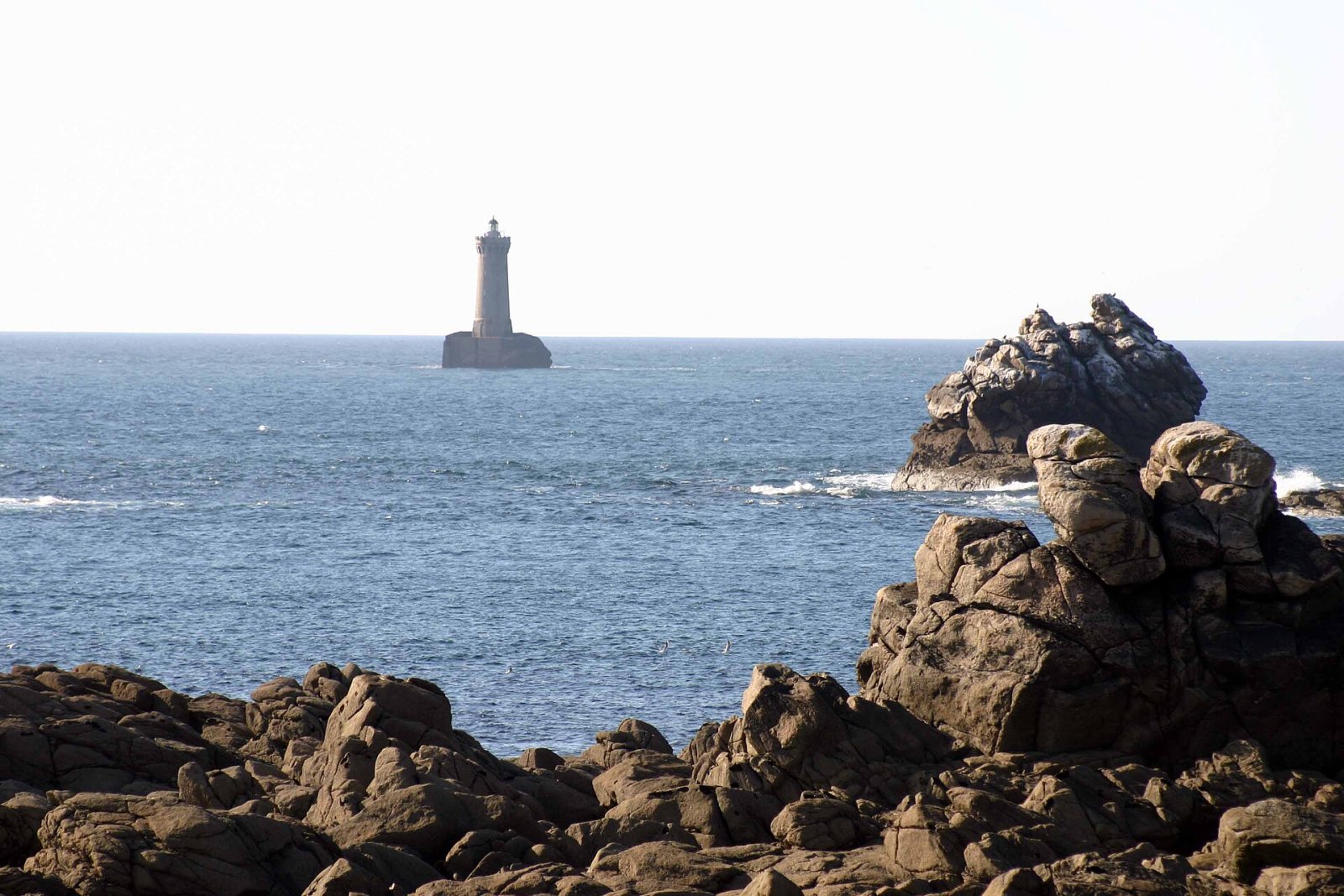 Entdecken Sie den Leuchtturm Phare du Four in Porspoder, Bretagne - La Porte-du-Der | Secret World Trip Planner