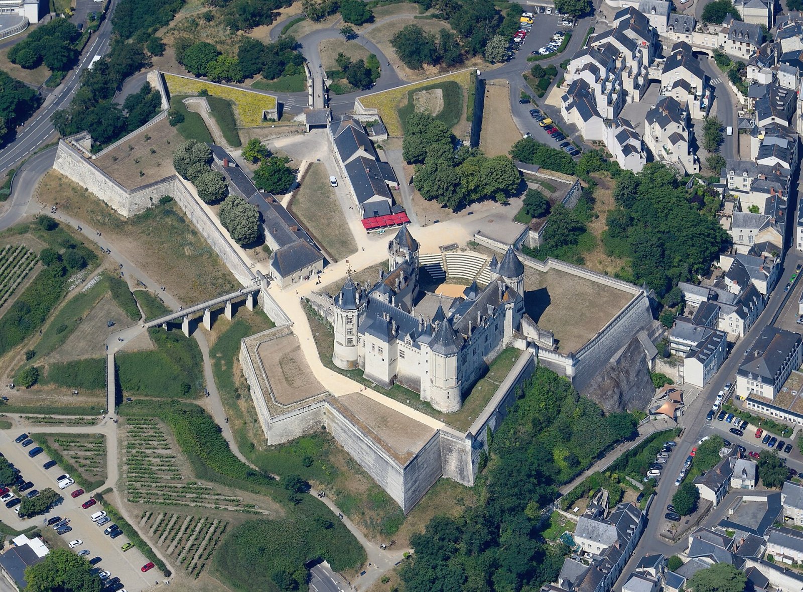 Scopri il fascino del Château de Saumur in Francia - Chouzé-sur-Loire | Secret World Trip Planner