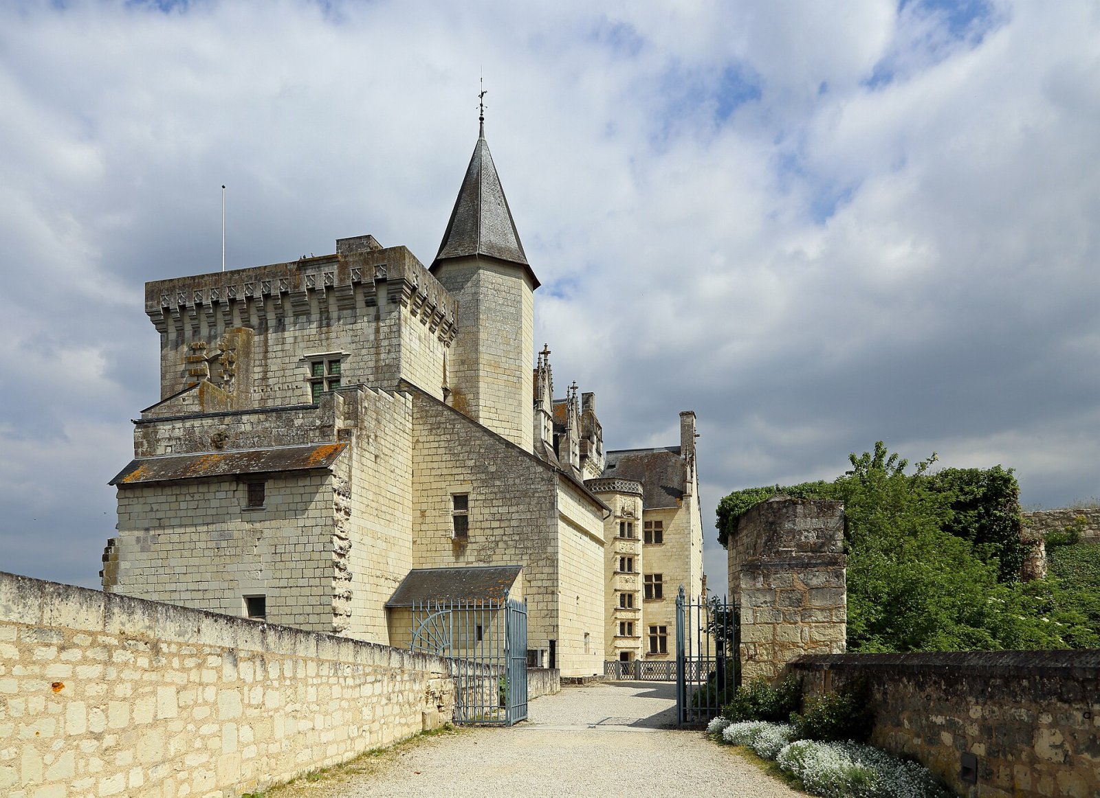 Discover the Charm of Château de Montsoreau in the Loire Valley - Montsoreau | Secret World Trip Planner
