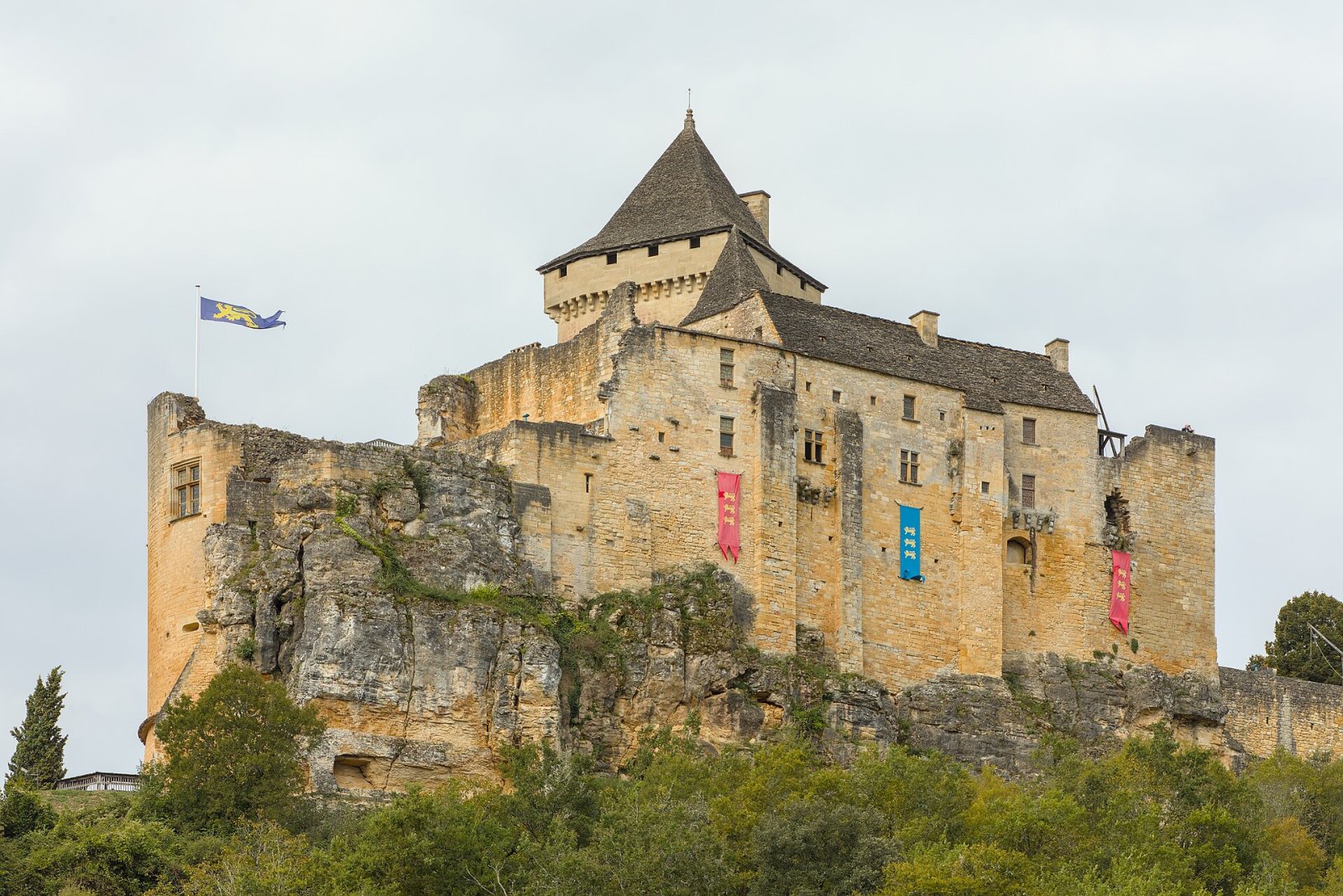 Scopri il Fascino del Château de Castelnaud in Francia - Castelnaud-la-Chapelle | Secret World Trip Planner