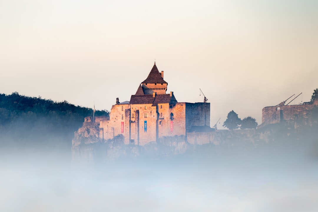 Scopri il Fascino del Château de Castelnaud in Francia - Castelnaud-la-Chapelle | Secret World Trip Planner