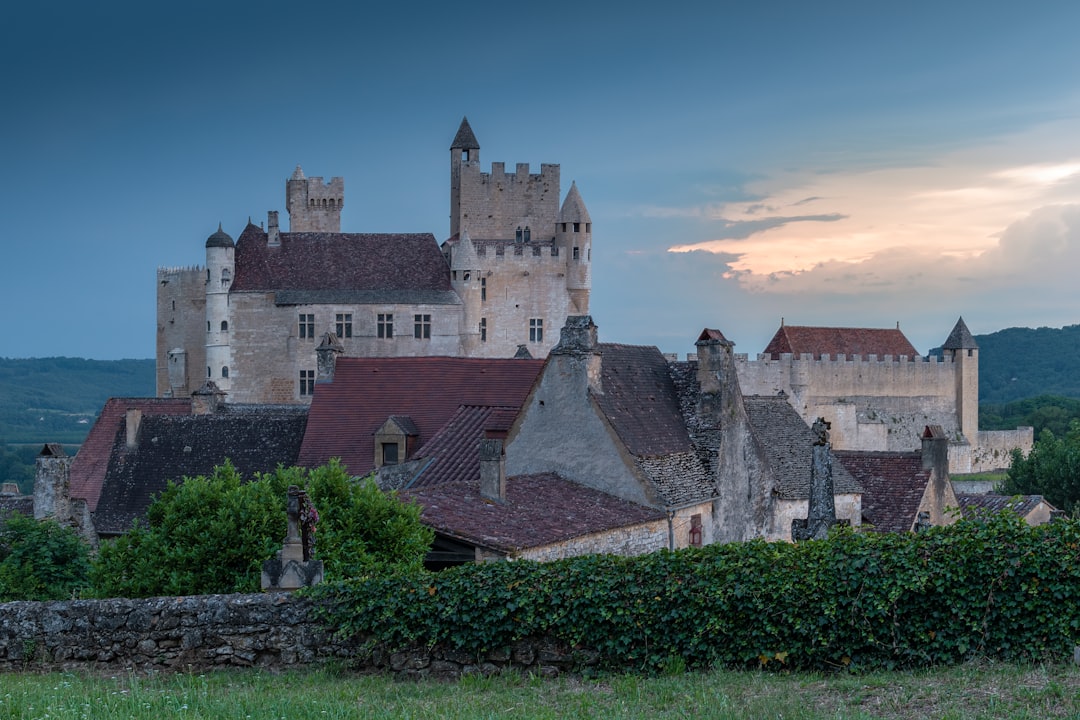Scopri il Fascino del Château de Beynac in Francia - Vézac | Secret World Trip Planner