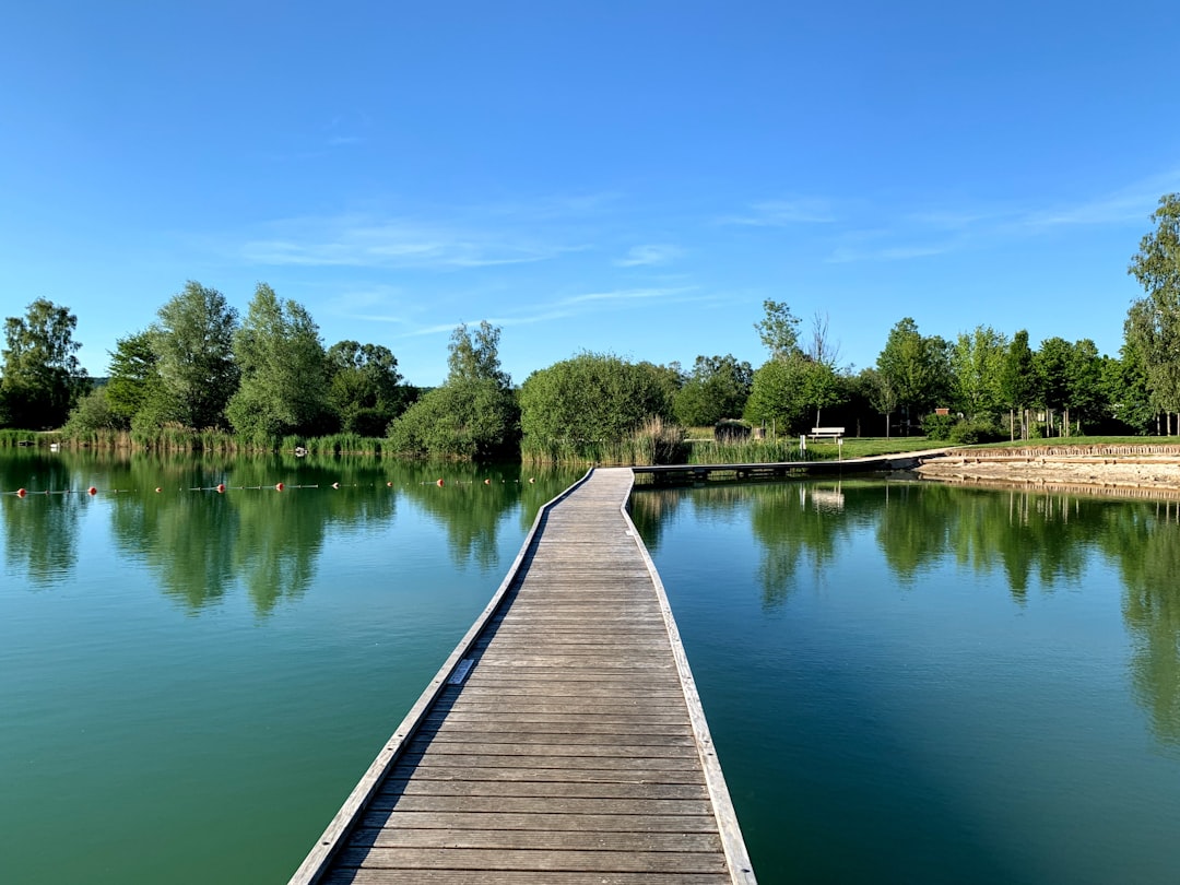 Scopri la Magia del Lac de Grand-Lieu in Pays de la Loire - Rouvres-les-Bois | Secret World Trip Planner