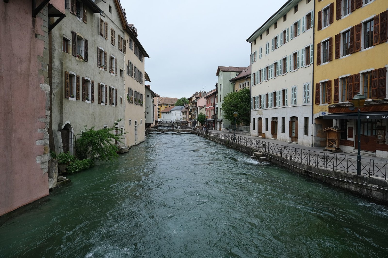 Entdecken Sie die Altstadt von Annecy: Geschichte und verborgene Schönheiten - Annecy | Secret World Trip Planner