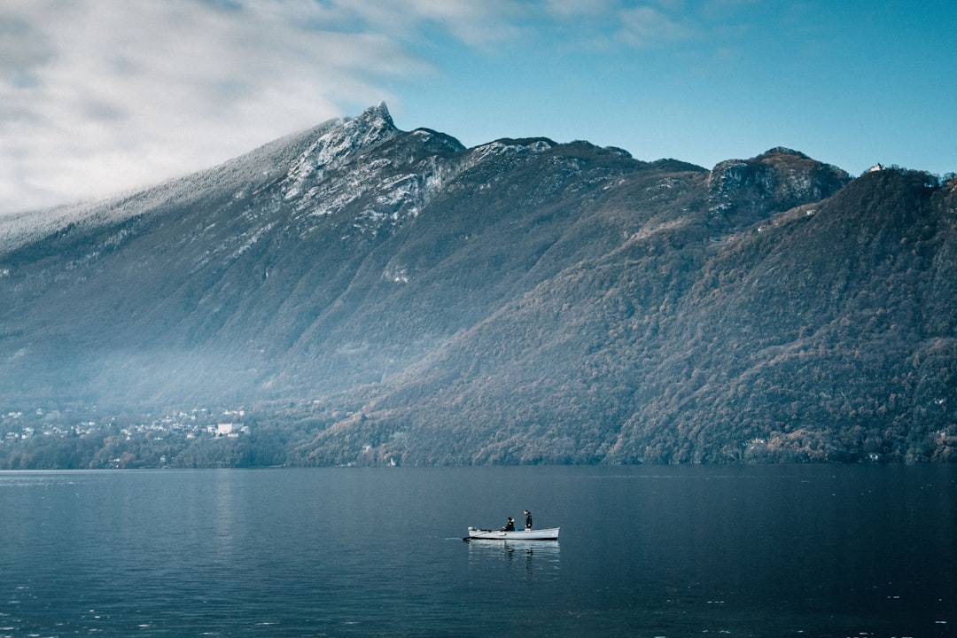 Lac du Bourget: Un gioiello naturale ad Aix-les-Bains — La Chapelle-du-Mont-du-Chat