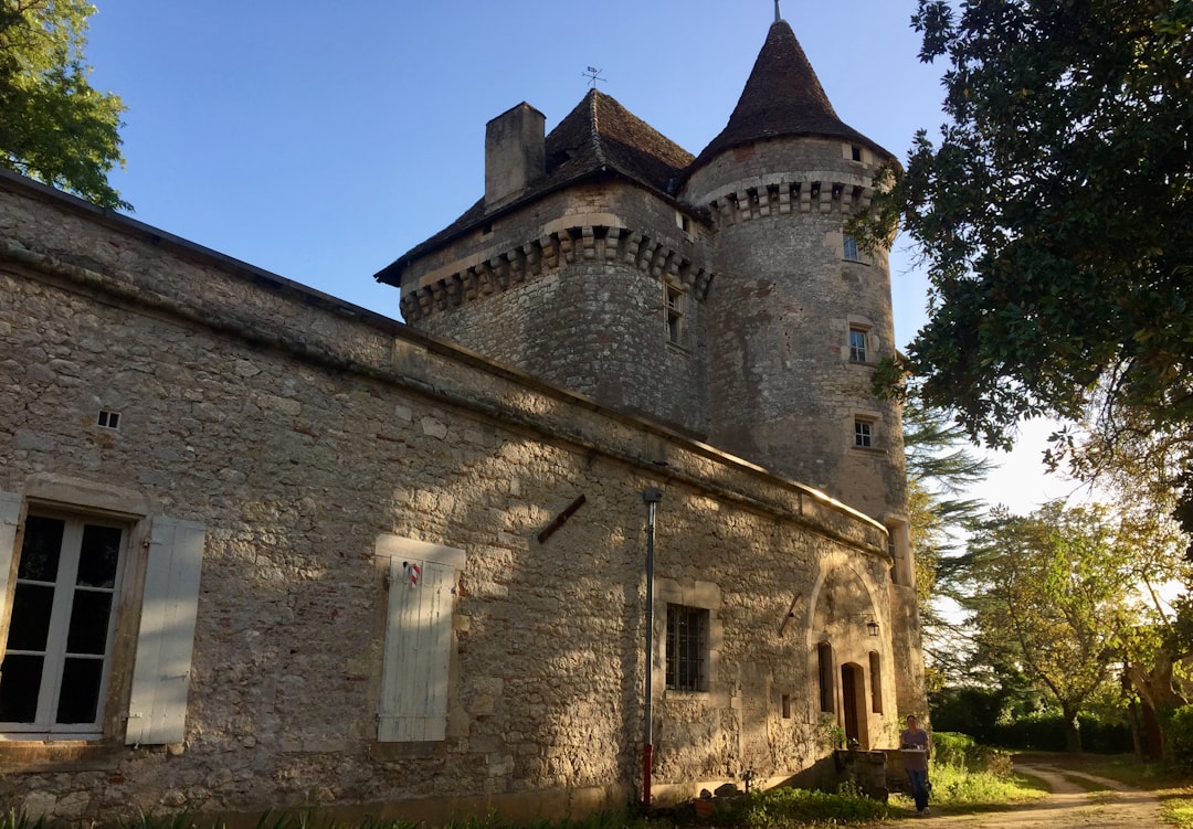 Découvrez le Château de Puyguilhem : joyau de la Nouvelle-Aquitaine - Champagnac-de-Belair | Secret World Trip Planner