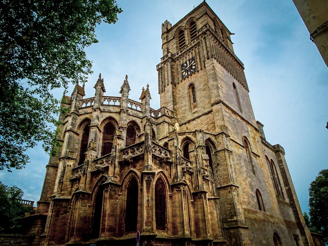 Scopri la Cathédrale Saint-Nazaire a Béziers: un gioiello di Occitanie - Béziers | Secret World Trip Planner