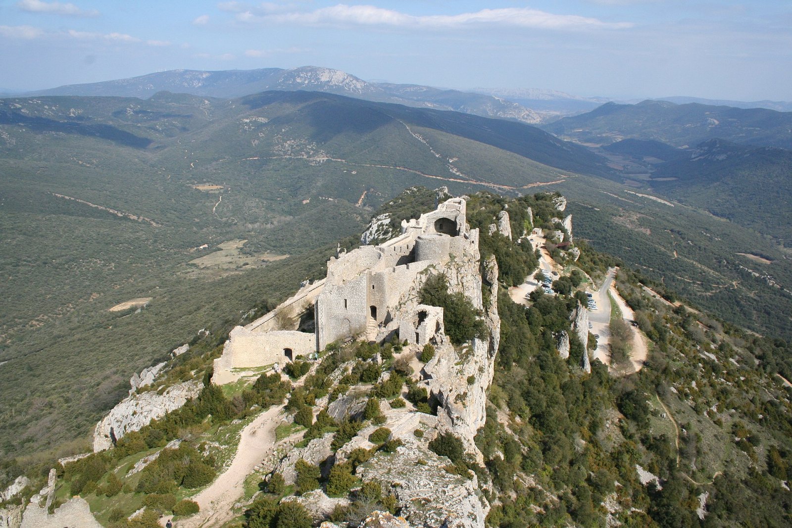 Entdecken Sie das Château de Peyrepertuse: ein Juwel der okzitanischen Geschichte - Cucugnan | Secret World Trip Planner