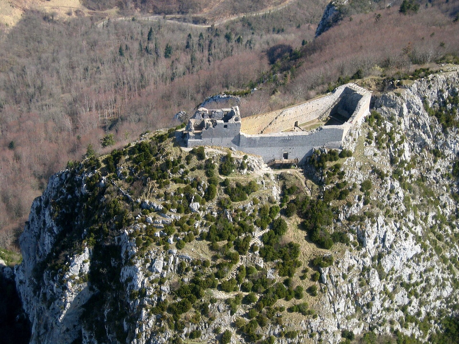 Château de Montségur : un voyage dans l'histoire de l'Occitanie - Montségur | Secret World Trip Planner