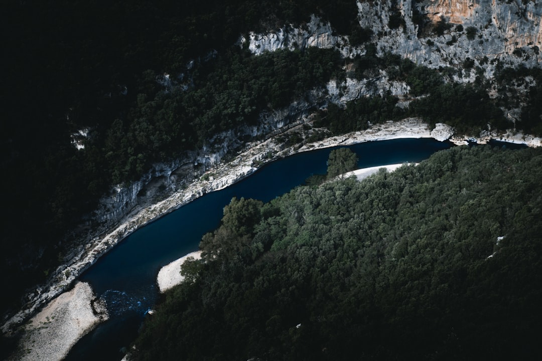 Scopri l'Étang de Thau: un gioiello naturale a Sète - Sète | Secret World Trip Planner