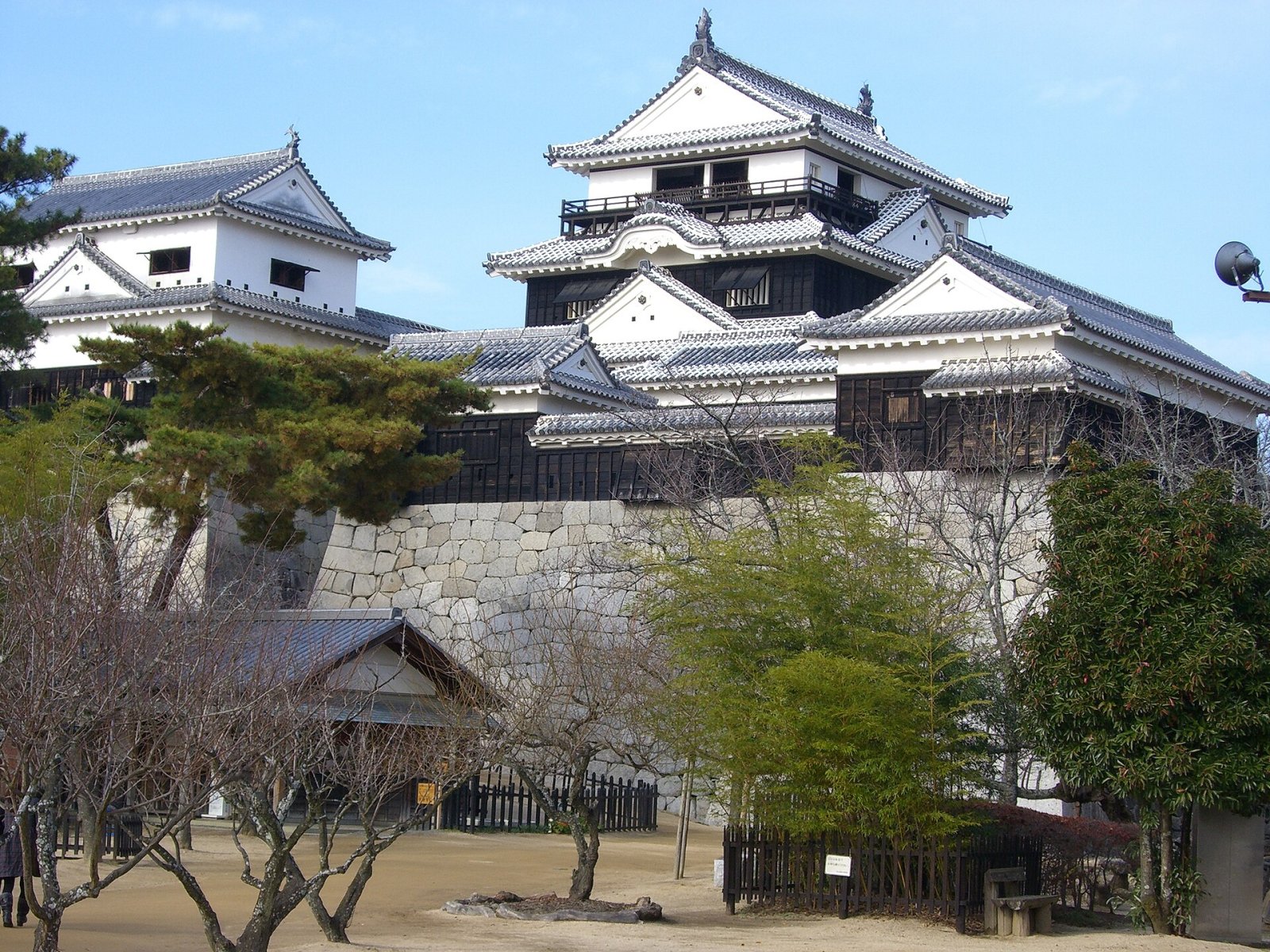 Scopri il Castello di Matsuyama: Storia e Bellezze — Matsuyama