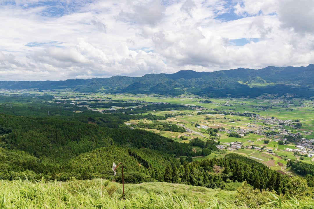 Scopri il Monte Aso: un viaggio tra natura e vulcani in Giappone - Takamori | Secret World Trip Planner