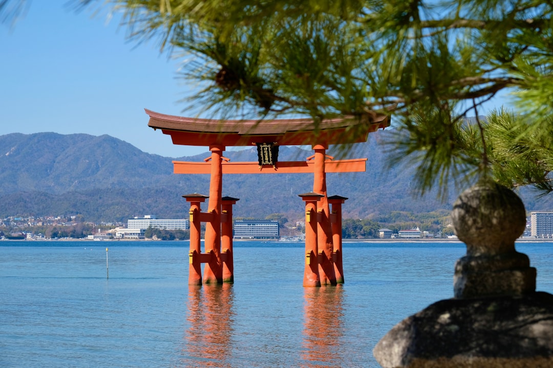 Découvrez l'île de Miyajima : un joyau naturel du Japon - Hatsukaichi | Secret World Trip Planner