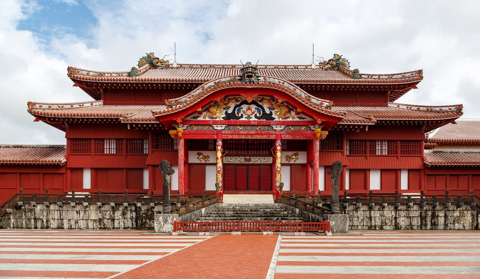 Shuri Castle: Eine Reise in die Geschichte von Okinawa - Naha | Secret World Trip Planner