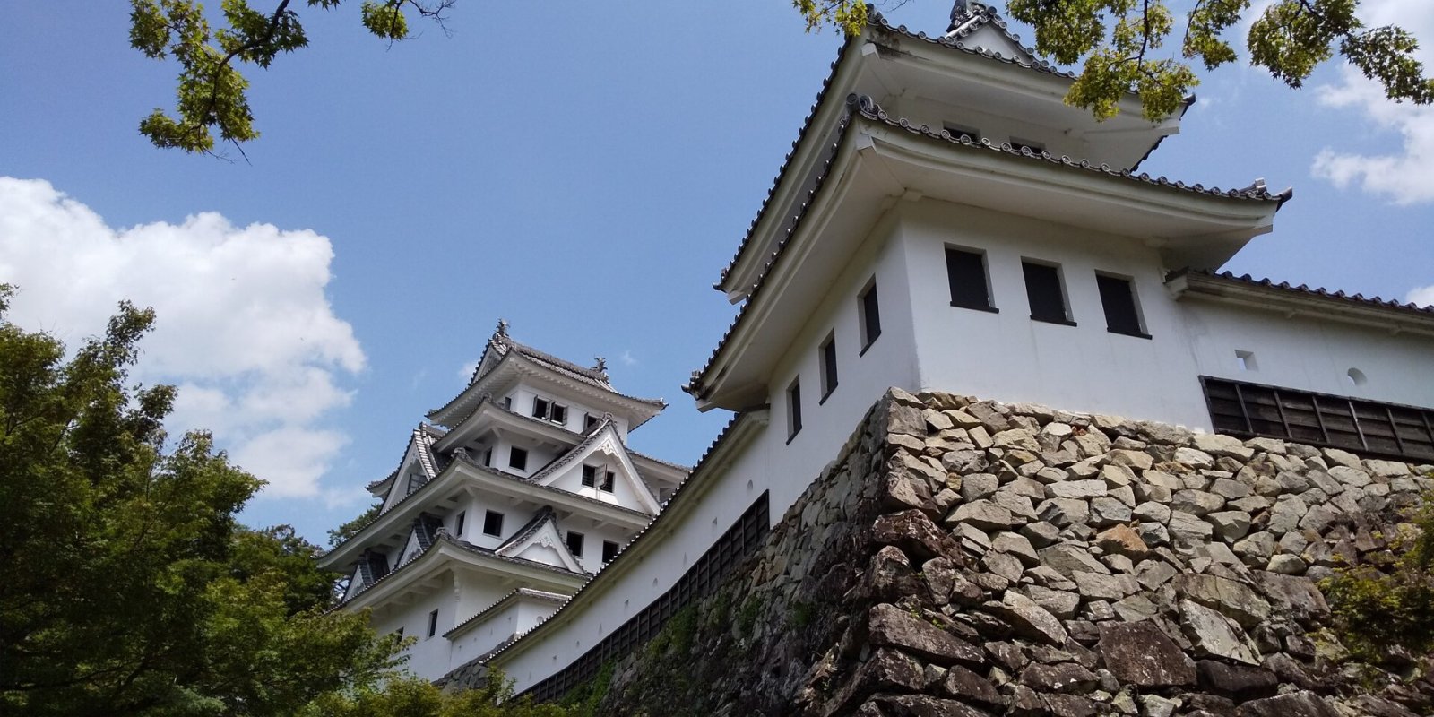 Château de Gujo Hachiman : Un Voyage dans l'Histoire du Japon - Gujo | Secret World Trip Planner