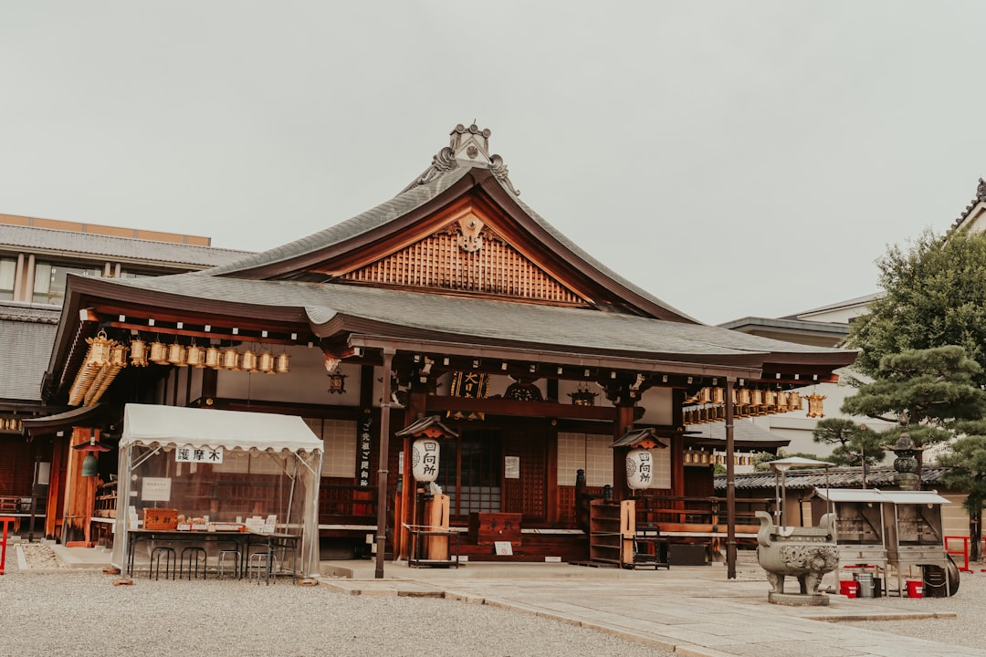 Scopri il Tempio Daitoku-ji: Un Tesoro Culturale di Kyoto - Kyoto | Secret World Trip Planner