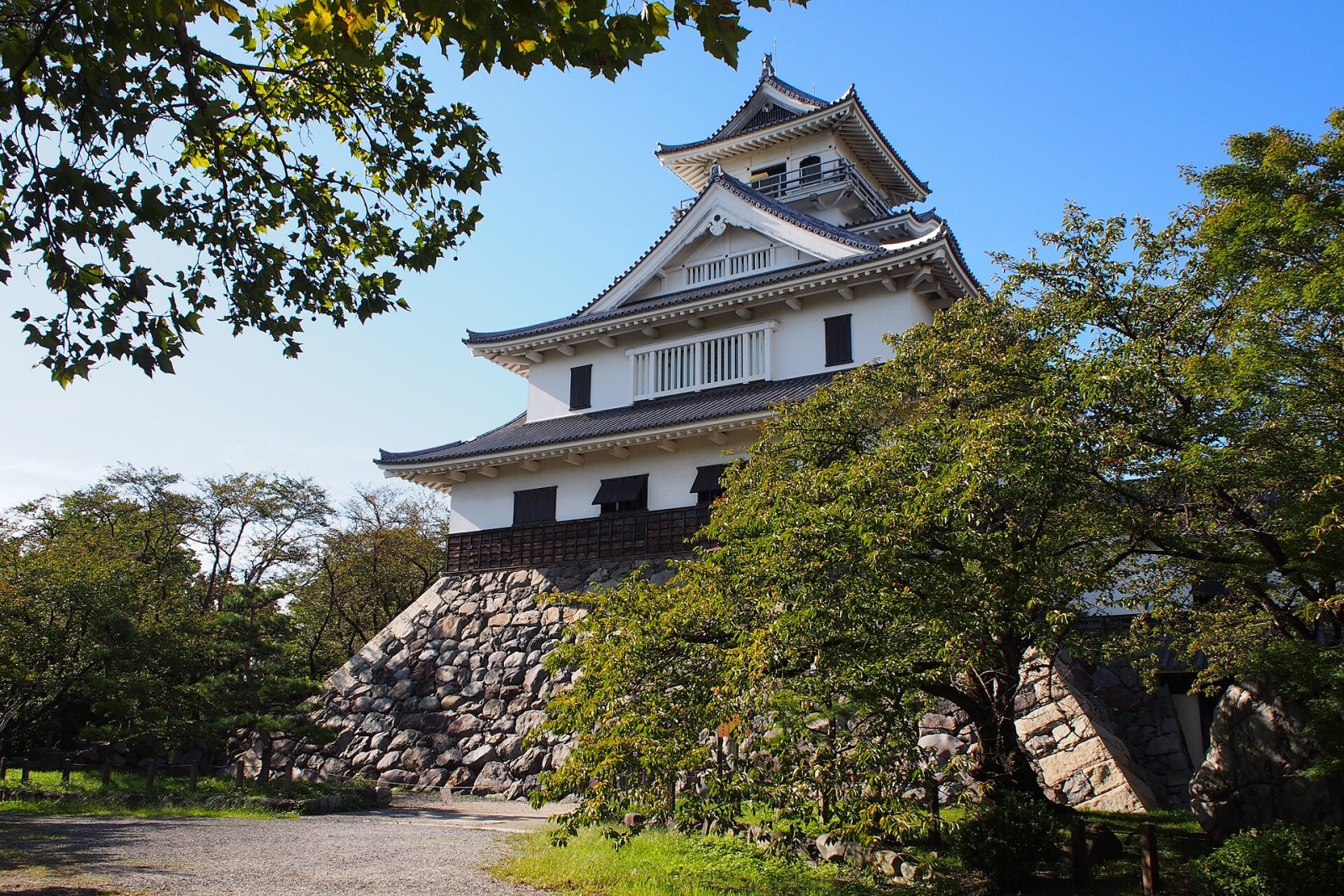 Scopri la Storia e la Bellezza del Castello di Nagahama - Nagahama | Secret World Trip Planner