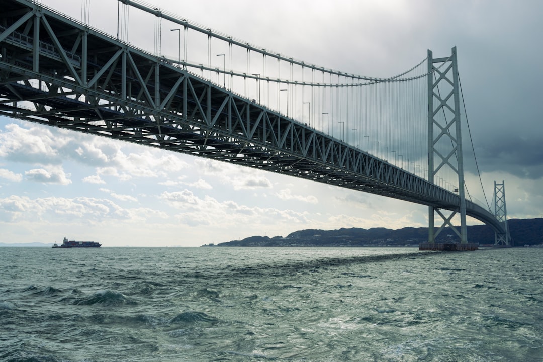 Scopri il Ponte Akashi Kaikyo: un capolavoro di ingegneria a Kobe — Awaji
