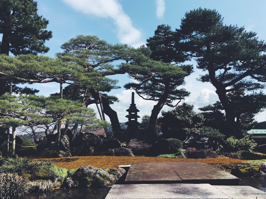 Découvrez le Jardin Kenroku-en : Un Paradis Naturel à Kanazawa - Kanazawa | Secret World Trip Planner