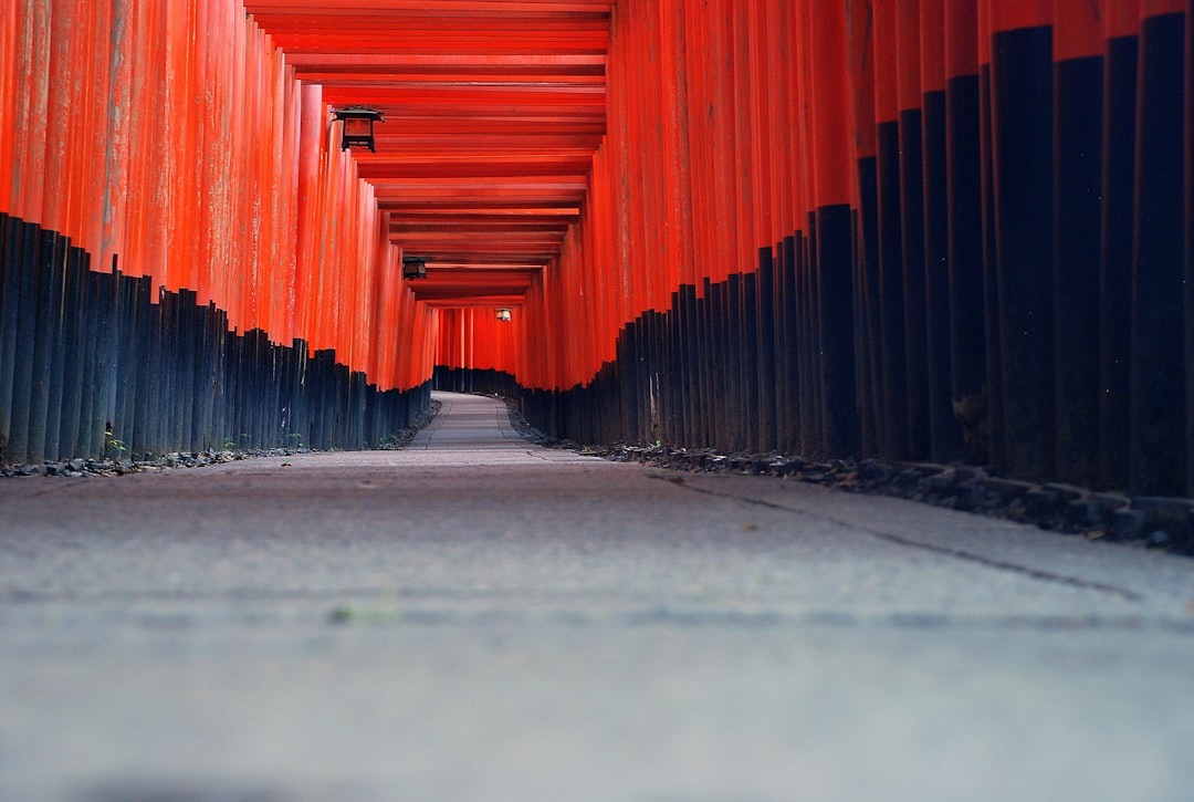 Fushimi Inari Shrine: un viaggio nel cuore della cultura giapponese - Kyoto | Secret World Trip Planner