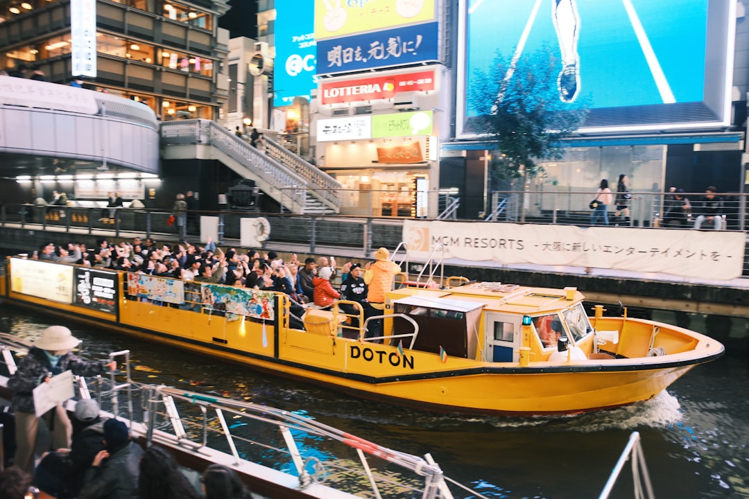 Découvrez Dotonbori : le Cœur Battant d'Osaka - Osaka | Secret World Trip Planner