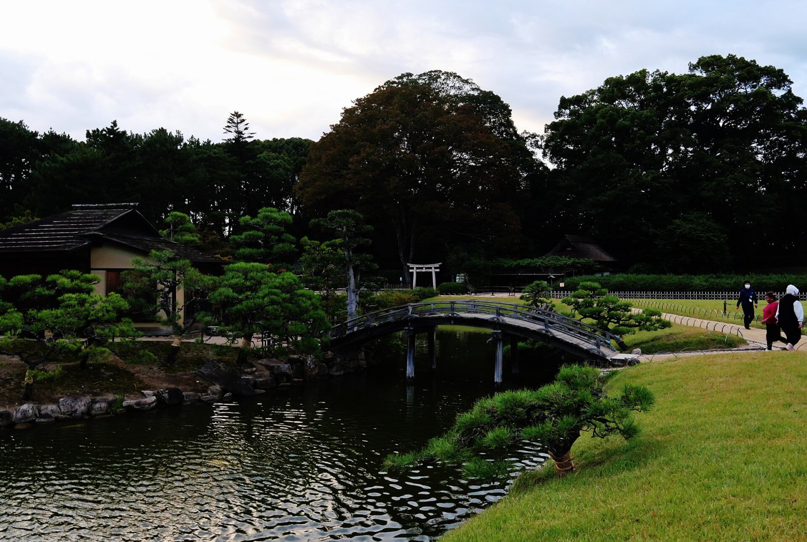 Discover Okayama's Kōrakuen Garden: A Natural Haven in Japan - Okayama | Secret World Trip Planner