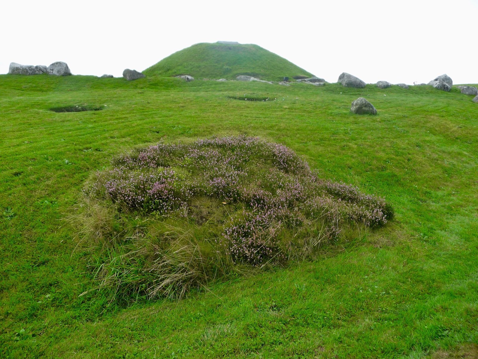Cairnpapple Hill : Un Voyage dans le Passé Préhistorique de l'Écosse - W9HG+4V Bathgate | Secret World Trip Planner