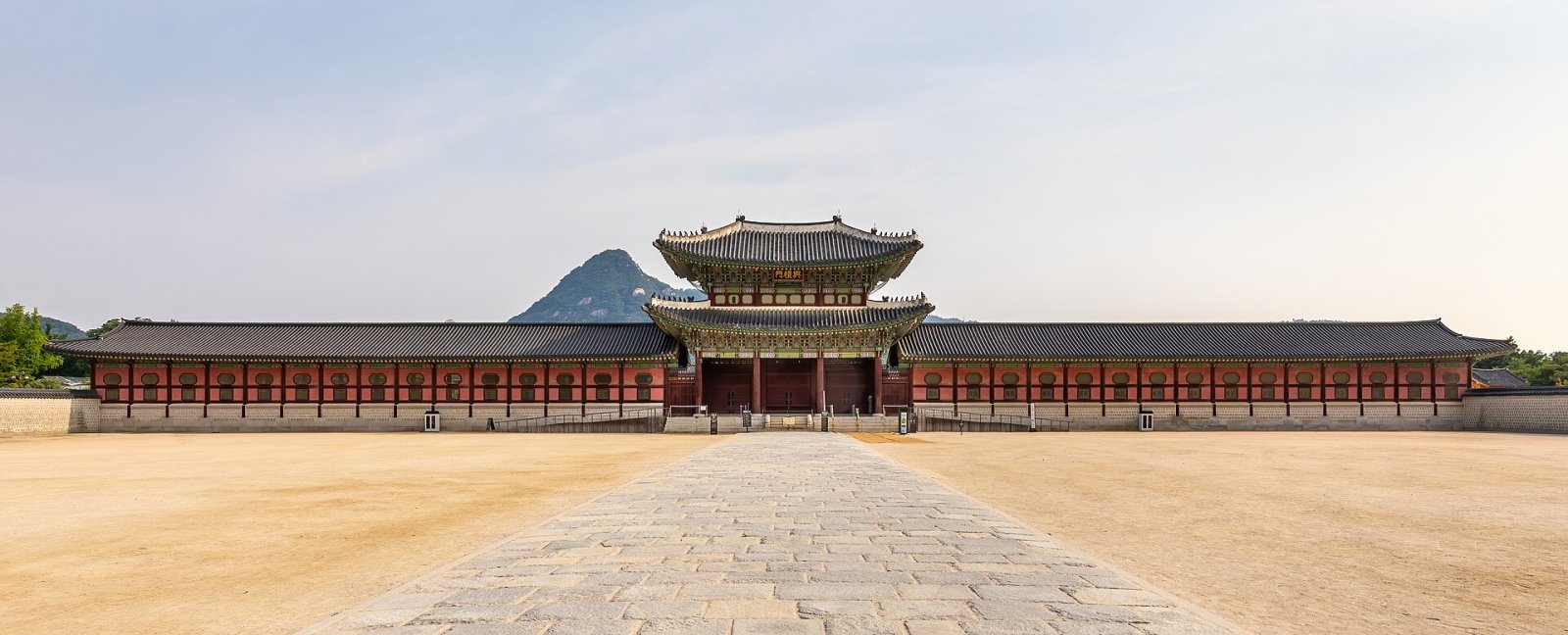 Entdecken Sie den Gyeongbokgung-Palast: Geschichte und Schönheit von Seoul - Jongno District | Secret World Trip Planner