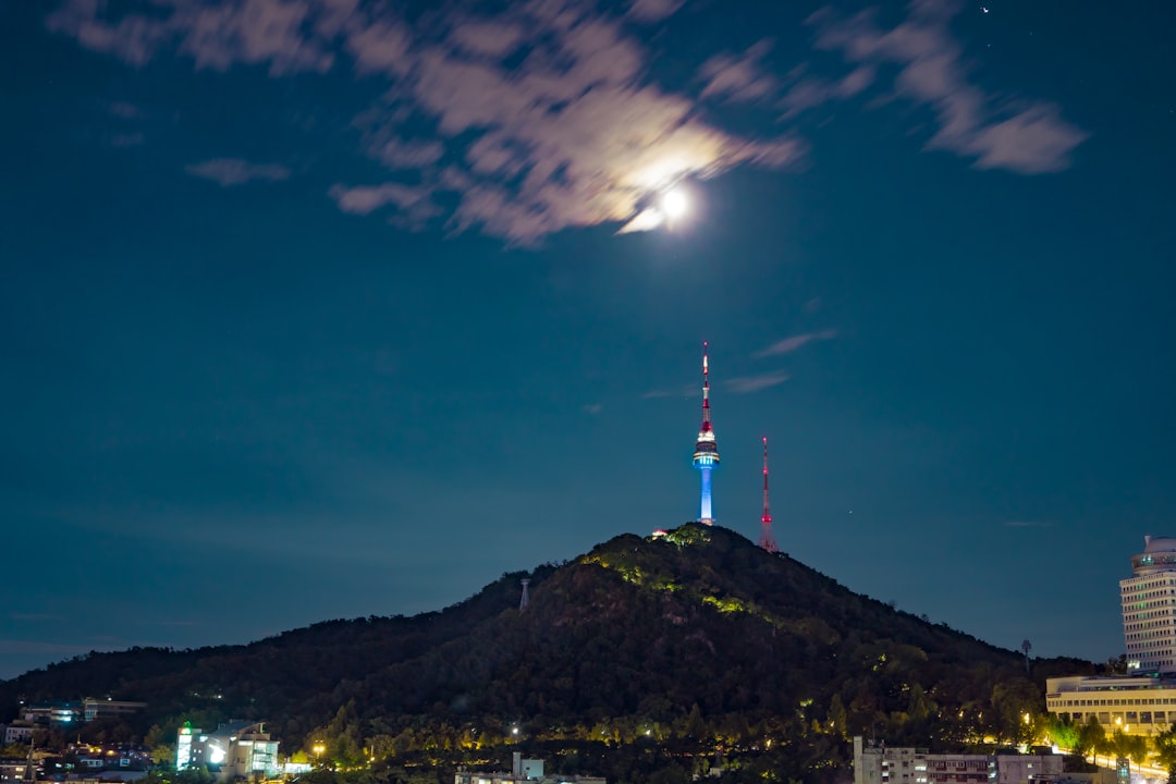 Namsan Seoul Tower: Un'Icona di Seoul da Non Perdere - Yongsan District | Secret World Trip Planner
