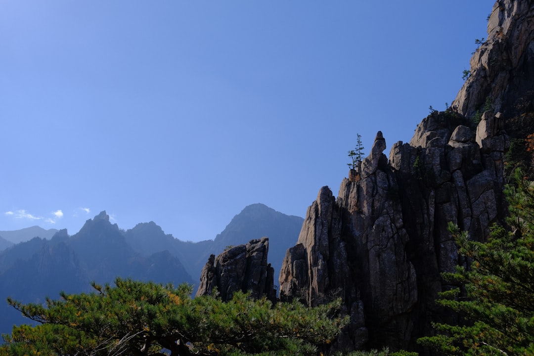 Seoraksan Nationalpark: Ein Naturparadies in Südkorea - 강원 속초시 설악동 | Secret World Trip Planner