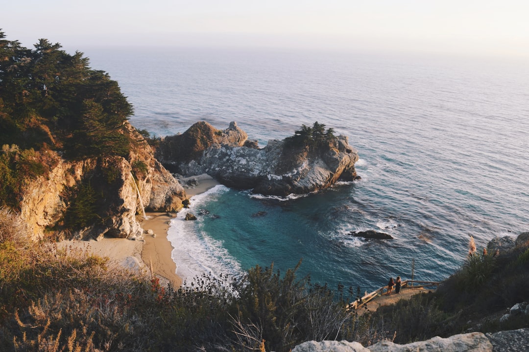 McWay Falls : Un Paradis Naturel à Big Sur | Secret World Trip Planner