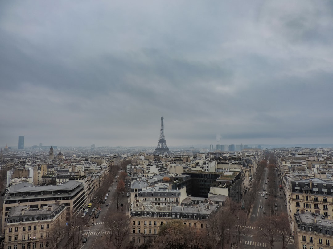 A Magia da Torre Eiffel: Símbolo de Paris - Av. Gustave Eiffel | Secret World Trip Planner