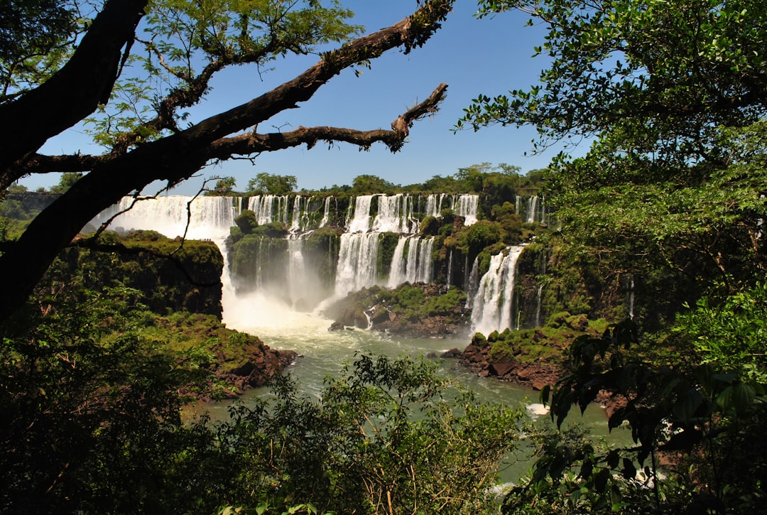 Découvrez les Chutes d'Iguazú : un Paradis Naturel - N3370 Puerto Iguazu | Secret World Trip Planner
