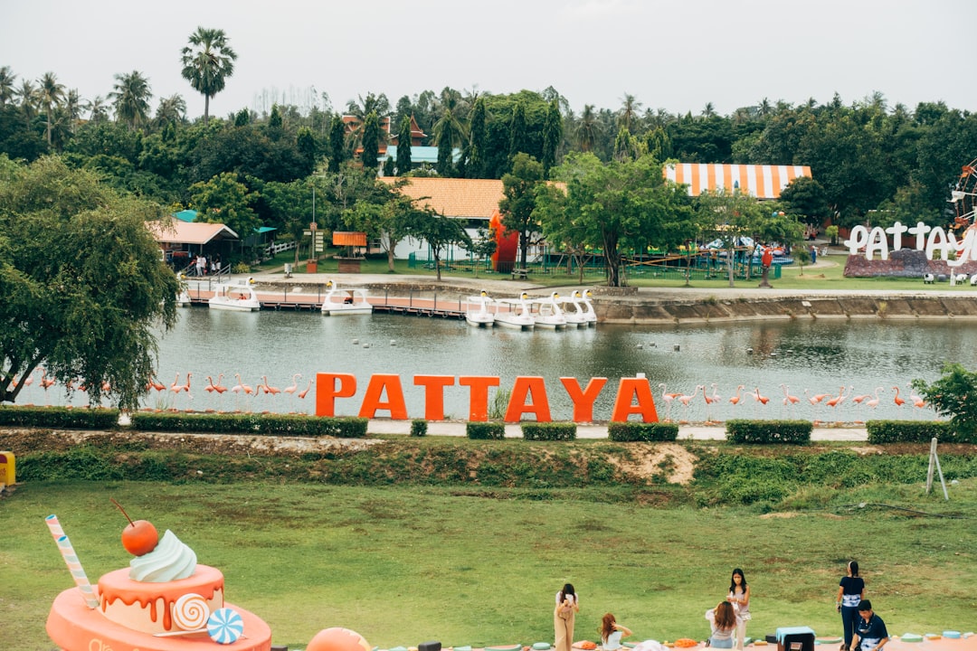 Découvrez la magie des jardins Nongnooch à Pattaya - Sattahip District | Secret World Trip Planner