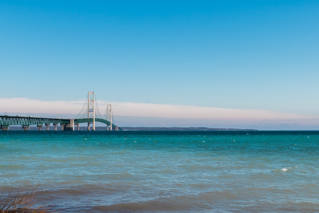 Mackinac Bridge: Un Ponte Tra Due Mondi - Mackinaw City | Secret World Trip Planner
