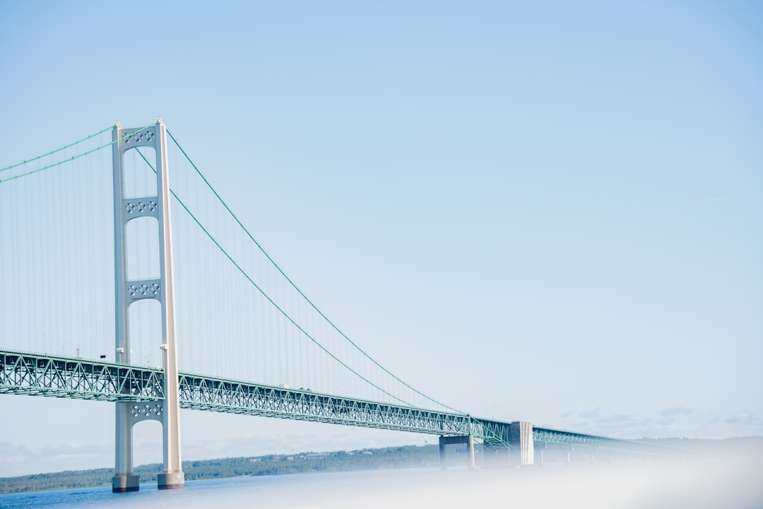 Pont de Mackinac : Un Lien Entre Deux Mondes - Mackinaw City | Secret World Trip Planner