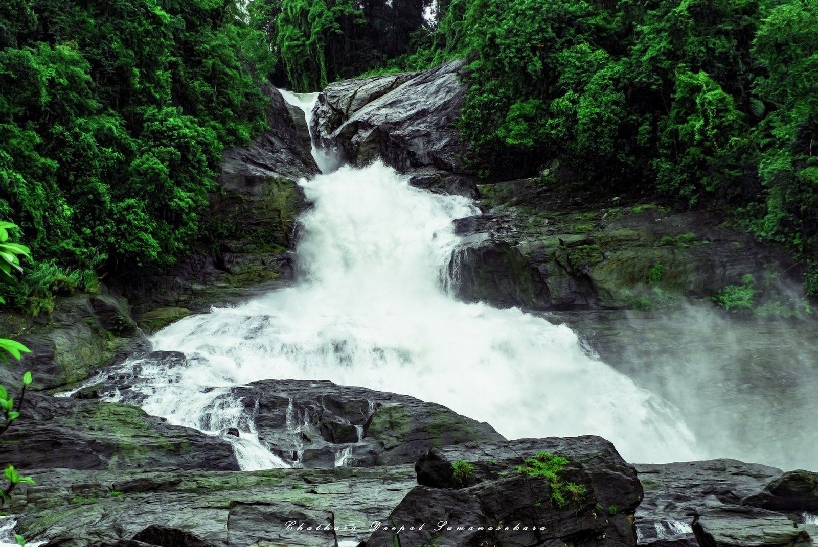 Bopath Ella : La Cascade Sacrée du Sri Lanka - Kuruwita | Secret World Trip Planner