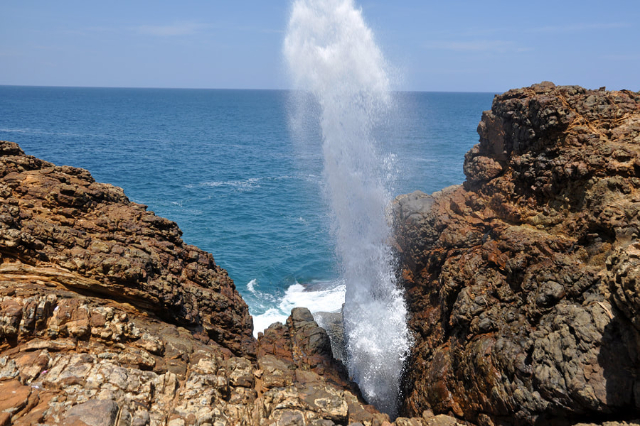Découvrez le Blowhole du Sri Lanka : un phénomène naturel unique - 264R+MXV | Secret World Trip Planner