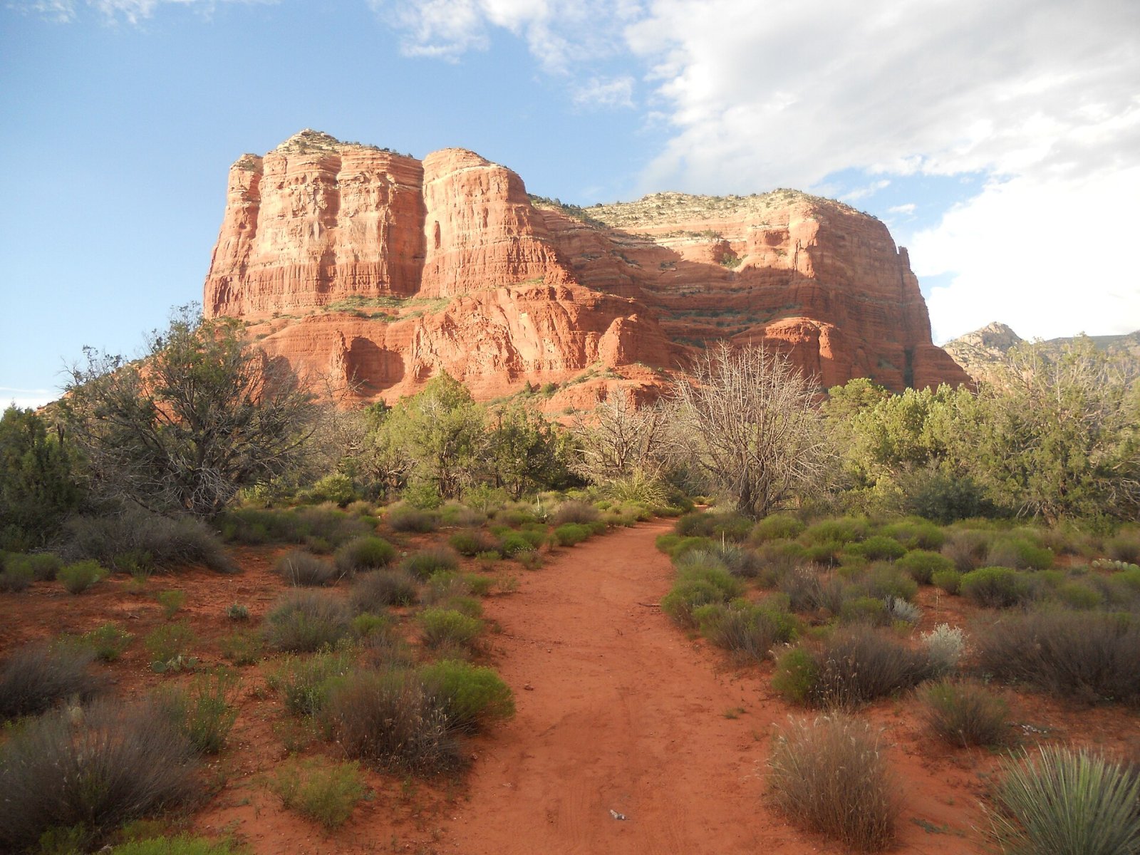 Découvrez la magie de Cathedral Rock à Sedona, Arizona - Sanmenxia | Secret World Trip Planner