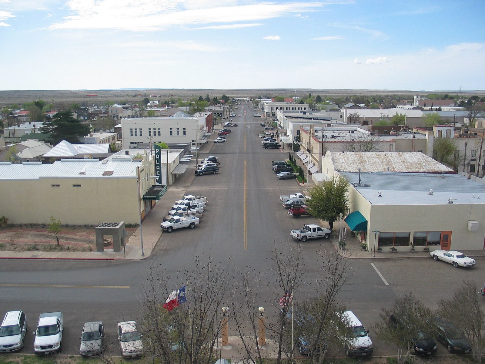 Marfa, Texas: Kunst und Geheimnis im Herzen der Wüste - Cheng Du Shi | Secret World Trip Planner