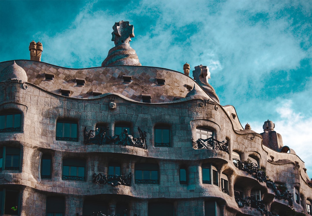 Découvrez Casa Milà La Pedrera : Un Chef-d'œuvre de Gaudí à Barcelone - Barcelona | Secret World Trip Planner