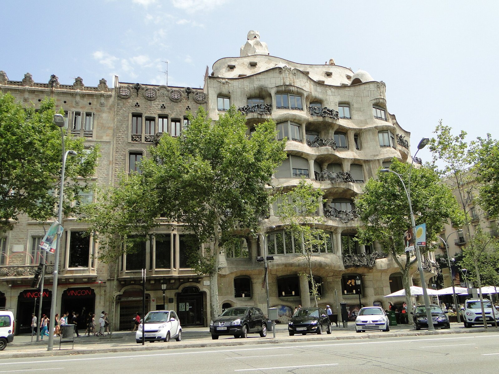 Descubre Casa Milà La Pedrera: Una Obra Maestra de Gaudí en Barcelona - Barcelona | Secret World Trip Planner