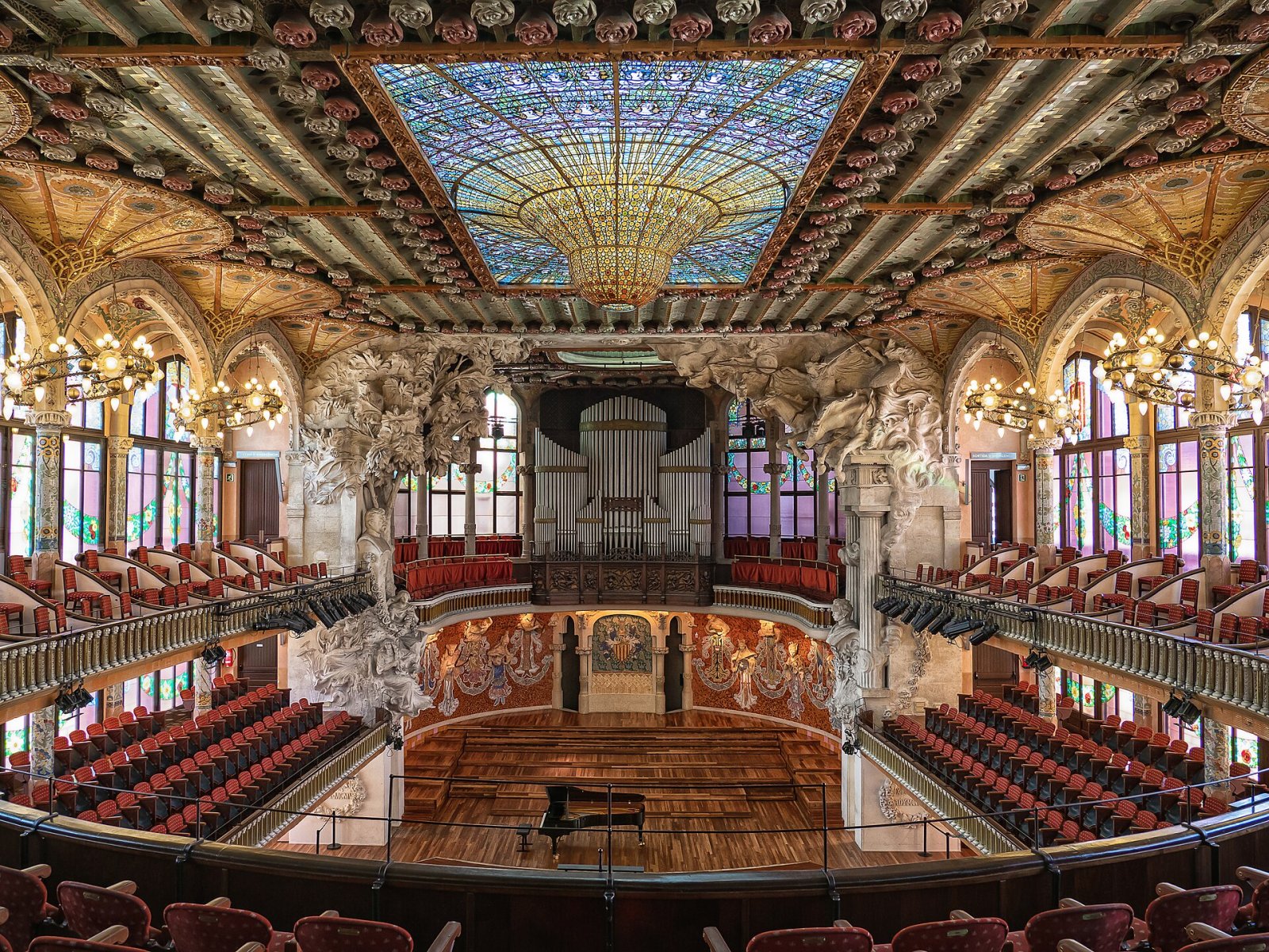 バルセロナのカタルーニャ音楽堂を発見しよう - Barcelona | Secret World Trip Planner