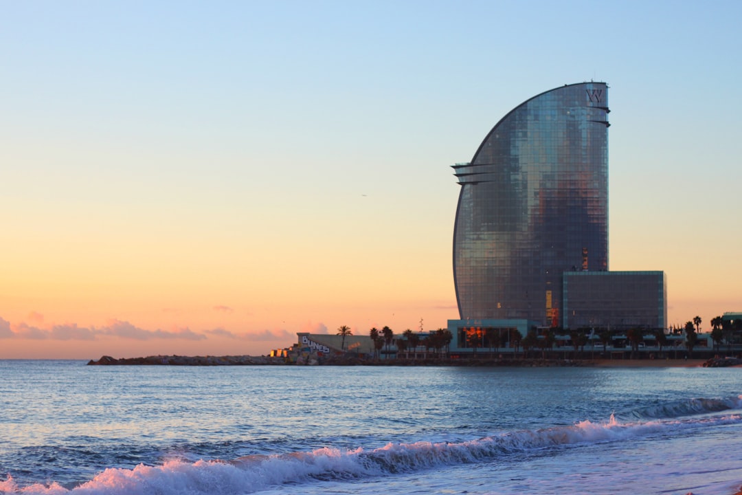 Откройте для себя пляж Барселонета: жемчужина Барселоны - Barcelona | Secret World Trip Planner