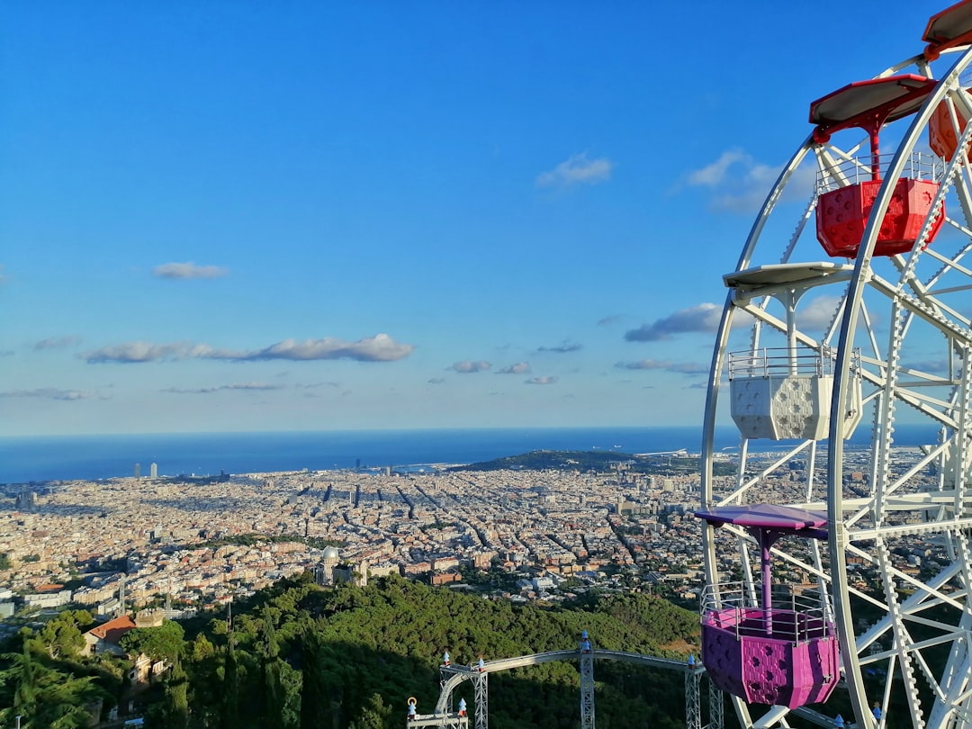 探索提比达布：巴塞罗那的全景视野 - Barcelona | Secret World Trip Planner