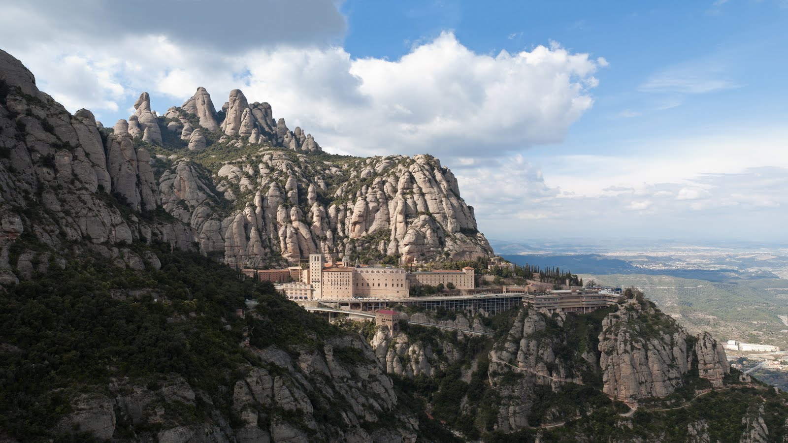 Découvrez le Monastère de Montserrat : un joyau de Catalogne — Monestir de Montserrat