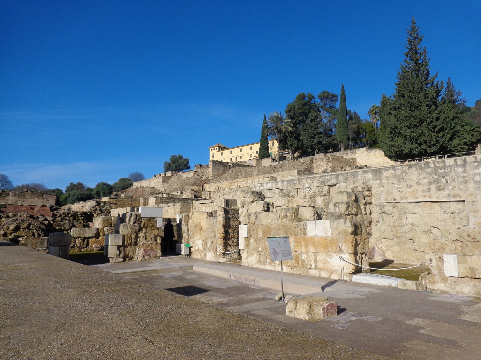 Découvrez la magie de Medina Azahara : histoire et beautés de Córdoba