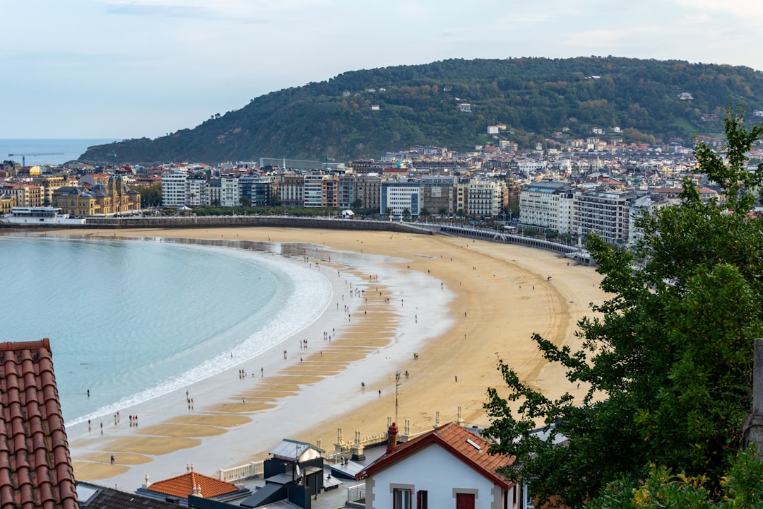 Plage de La Concha : Un Paradis à San Sebastián - Castelnaudary | Secret World Trip Planner